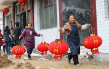 贫困山区群众搬进新家过新年