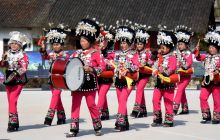 松桃布妹村村民欢庆家乡新变化