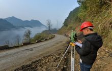 G352国道松桃段施工忙