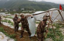 德江8万干部群众投入救灾一线