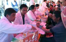 德江县政协开展“脱贫攻坚进山村、送法送医送科技”活动