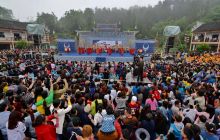 松桃：苗族同胞欢庆“四月八”