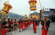 思南：举办首届民俗文化节活动