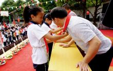 滑石乡小学举行庆“六·一”文艺汇演