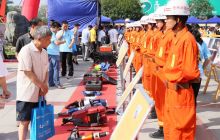 铜仁市2016年“安全生产月”宣传咨询日在碧江启动