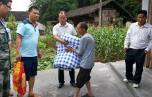 五保老人王友文喜搬新家