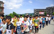 松桃迓驾镇开展千人禁毒游行暨千人禁毒签名活动