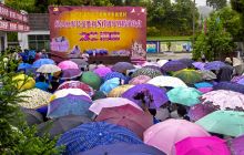 石阡县老年大学赴扶贫村庆祝党的生日