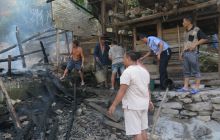 德江县龙泉乡一民房起火消防干群联合扑灭