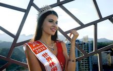 世界休闲小姐亮相石阡温泉