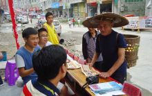 长堡镇开展“控辍保学”宣传活动