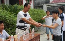 沿河东红村“乡贤会”开展捐资助学活动