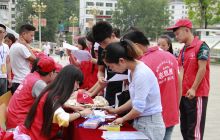 认领微心愿 圆梦山里娃