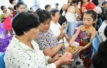 同仁社区联合多家爱心企业情暖福利院