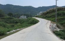 松桃沙坝河乡沙坝村草口湾通组路硬化工程完工并投入使用