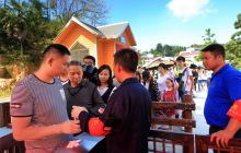 万山朱砂古镇国庆日接待游客近十万