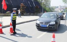 万山交警圆满完成国庆节期间道路交通安保工作