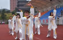 松桃民族中学举行第82届冬季田径运动会开幕式