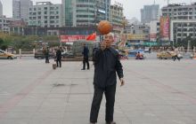 七旬老伯的快乐晚年