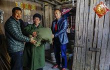 爱心满满·扶贫济困