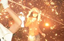 德江21万人游客舞龙炸龙闹元宵