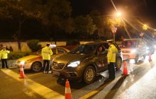 万山大队开展清明节夜查酒驾整治行动