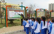 万山交警进校园宣传“交通安全知识”