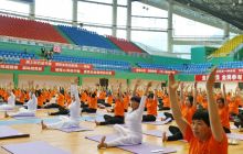 德江举办首届千人体验健身瑜伽公益活动