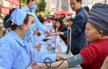 贵州省医疗卫生健康扶贫大型巡诊活动在松桃启动