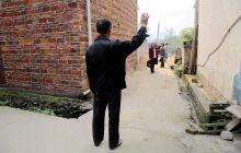 【纪检人镜头】挥手之间