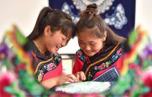 松桃:非遗苗绣文化进校园