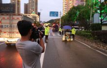 万山大队邀请记者随警作战直击酒驾统一行动现场