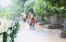 碧江消防全力以赴一线清淤