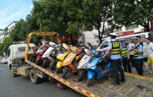 万山大队开展摩托车暨响管两轮电瓶车专项整治行动