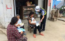 万山交警深入长寿村开展交通安全知识进 “家庭”宣传教育活动