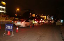 万山交警开展“中秋”夜查酒驾整治行动