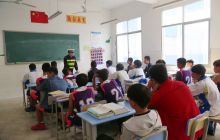 “我承诺，我遵守”万山交警深入交通学校宣传安全知识