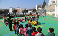 万山交警深入茶店中心幼儿园开展交通安全知识教育课