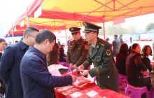 碧江区开展“国家宪法日暨走向城市之路”集中宣传活动