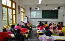 松桃寨英镇中小学开展“国家公祭日”纪念活动