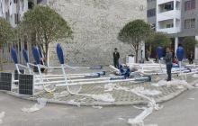 松桃:寨英镇余家堡易地移民安置点路灯安装忙