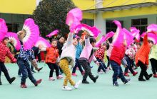 土家花灯进校园 欢欢喜喜庆新年