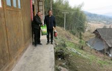 松桃县交通运输局深入寨英镇走访慰问169户困难群众