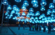 “光舞德江奇幻水乡”3D灯光嘉年华引人注目