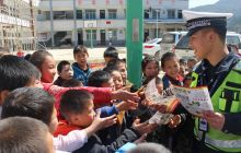 高速交警德江大队走进合兴镇小学开展交通安全宣传活动