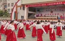 德江实验中学3000多学生集体表演土家摆手舞