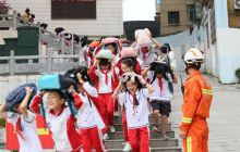 铜仁市开展校园“防灾减灾”疏散演练活动