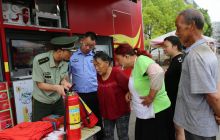 碧江消防科普大篷车进社区传播安全“防火经”