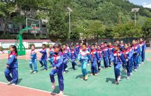 松桃县妙隘乡完小开展《希望风帆》广播体操比赛