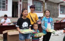 德江八家民营企业报团聚力深度贫困村慰问帮扶